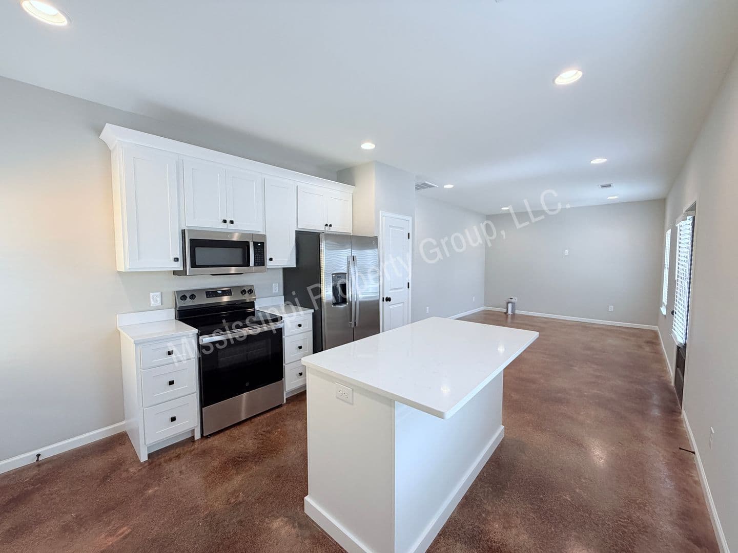 Oxford Townhome: 4851 S. Lamar Blvd