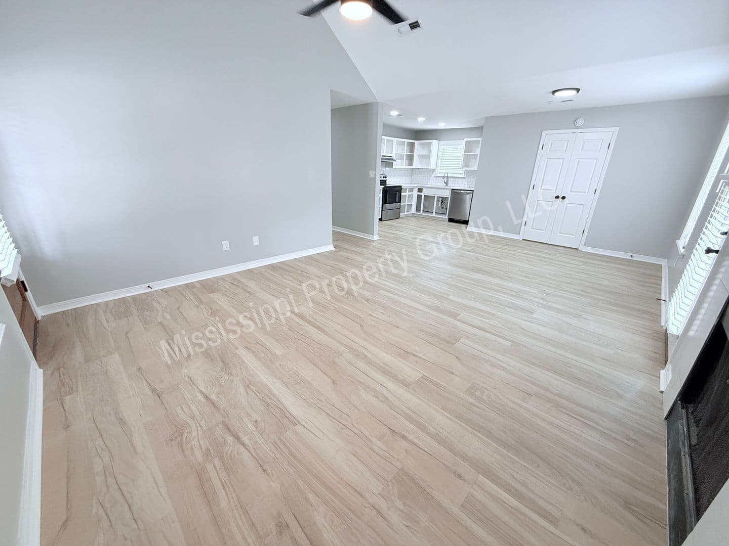 Oxford Townhome: 110 CR 102