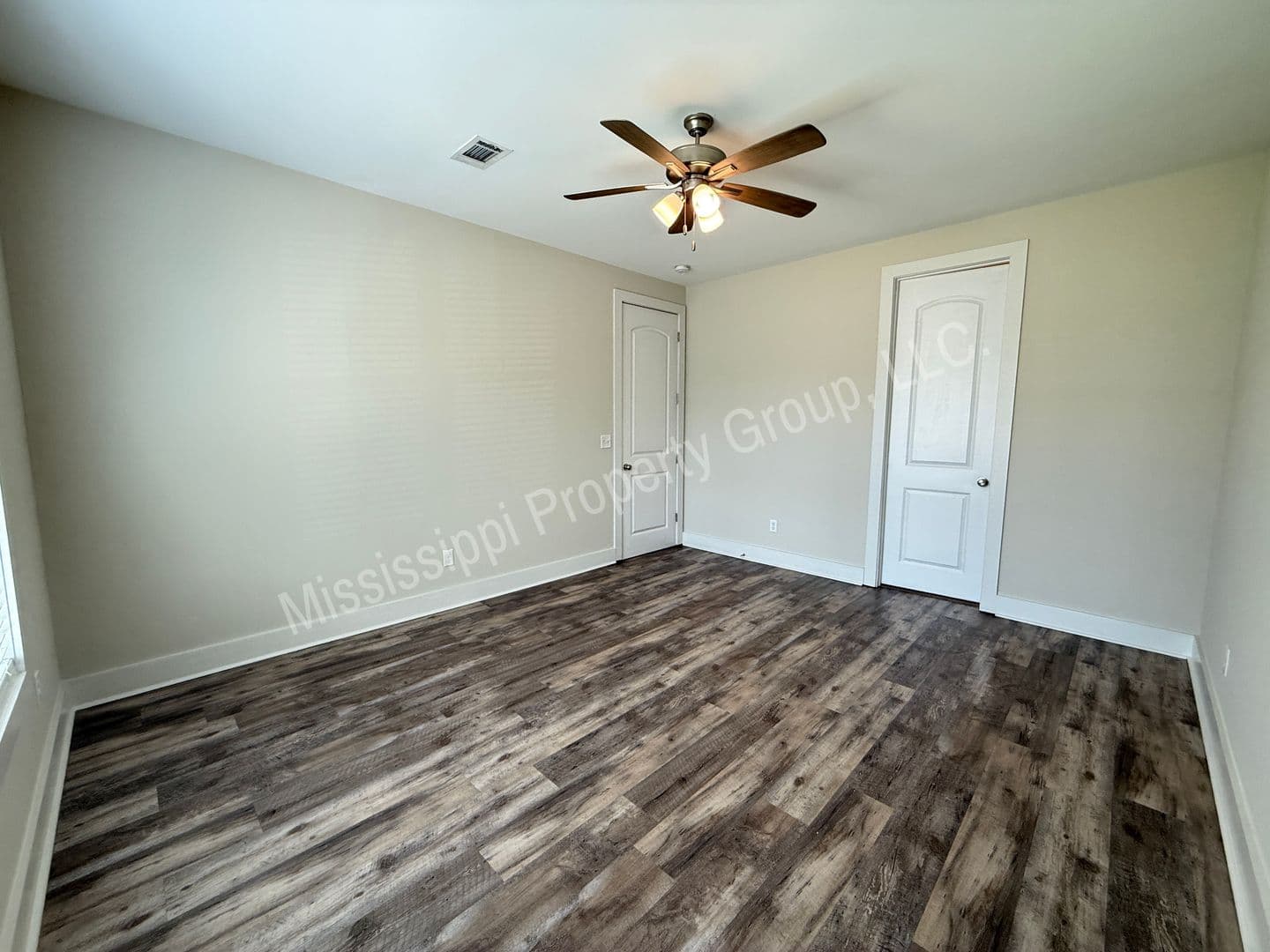Oxford Townhome: 335 Stillwater Lane