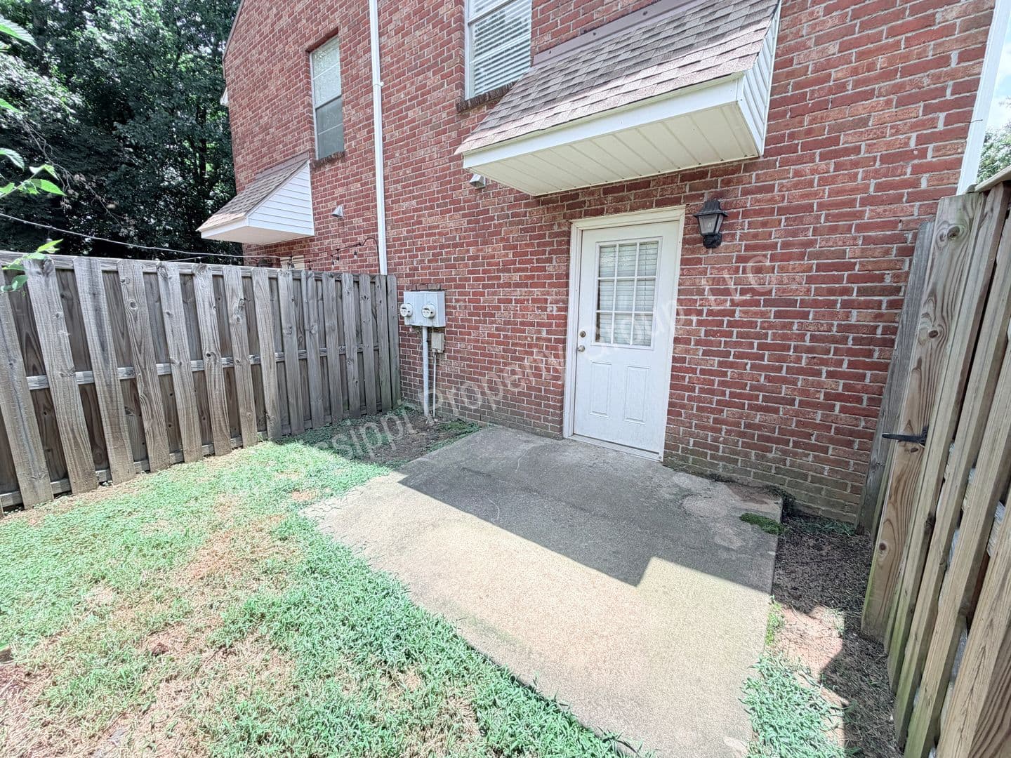 Oxford Townhome: 1017 Inverness Lane