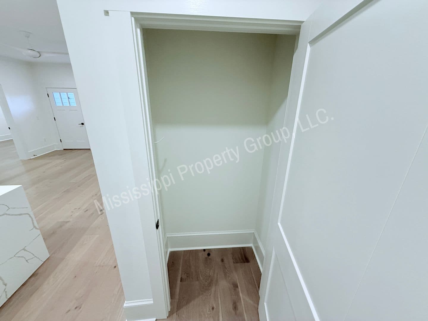 Oxford Apartment: 1000 North Lamar Blvd