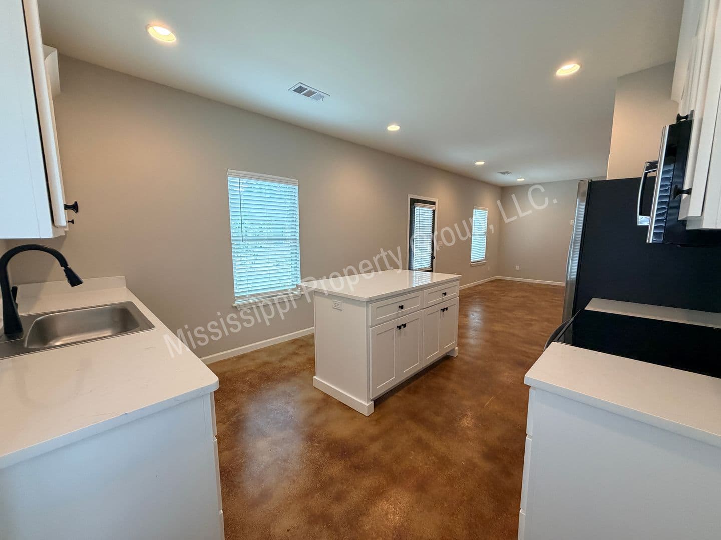 Oxford Townhome: 4851 S. Lamar Blvd