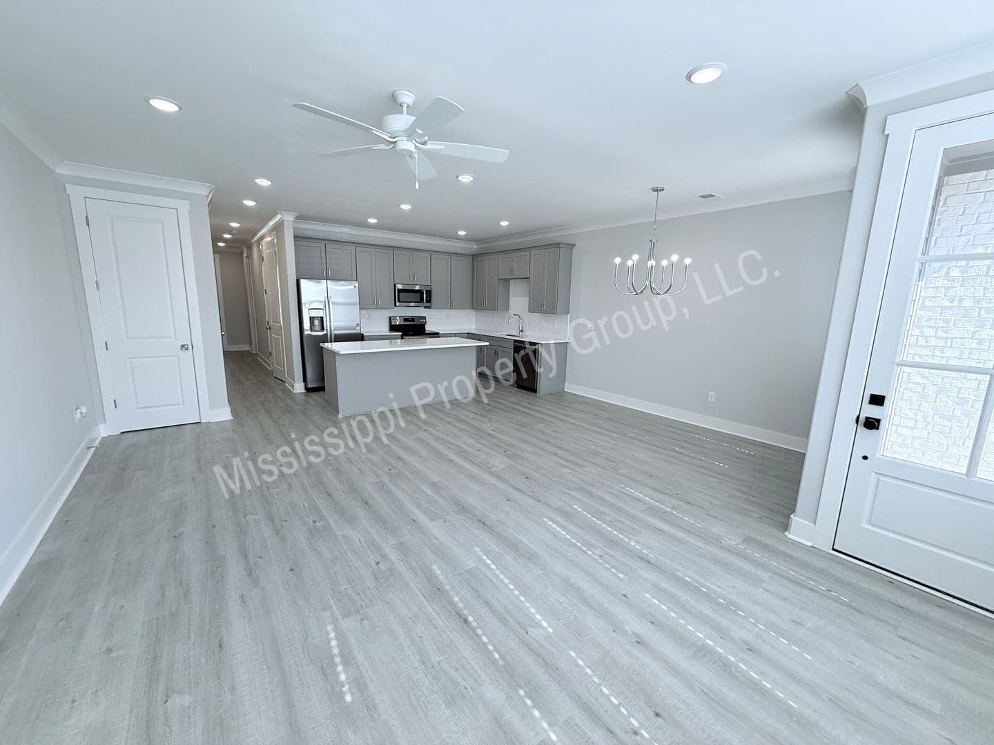 Oxford Townhome: 1815 Reserve Loop