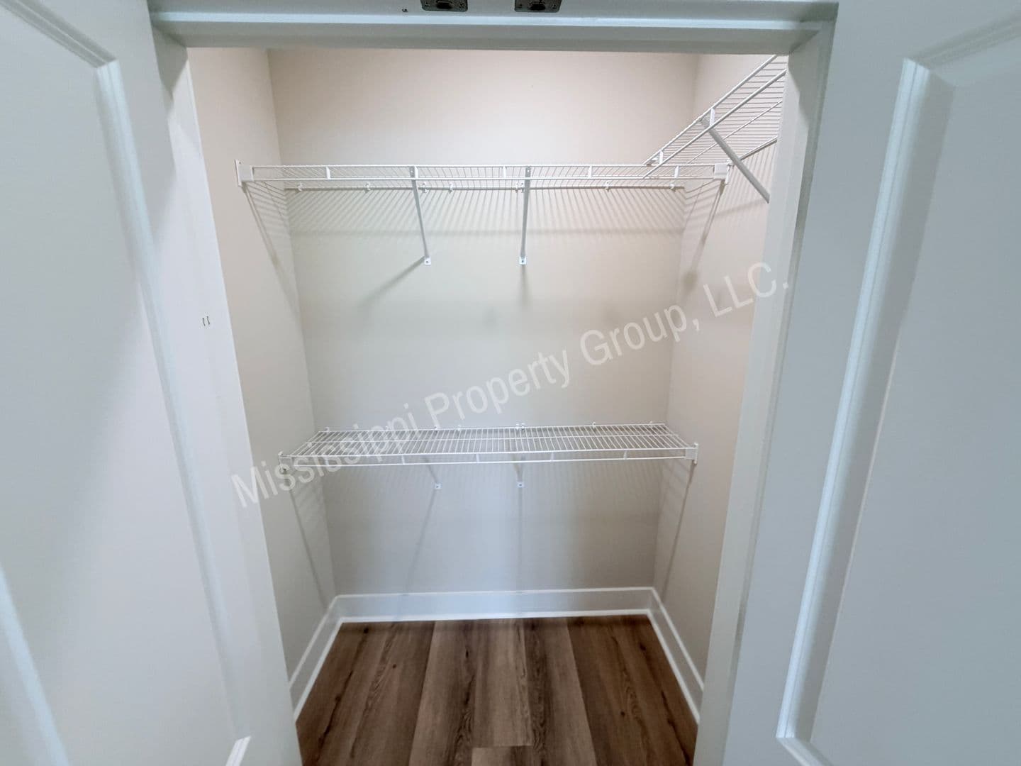 Oxford Apartment: 1205 Pleasant Drive