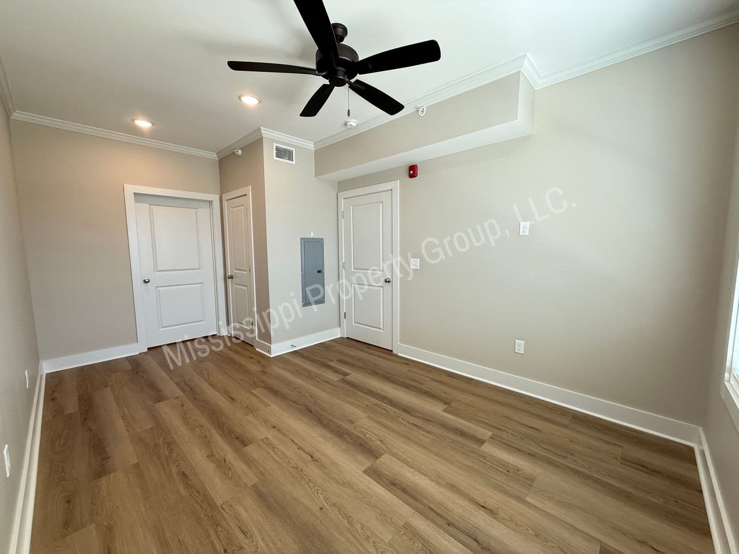 Oxford Apartment: 1207 Pleasant Drive