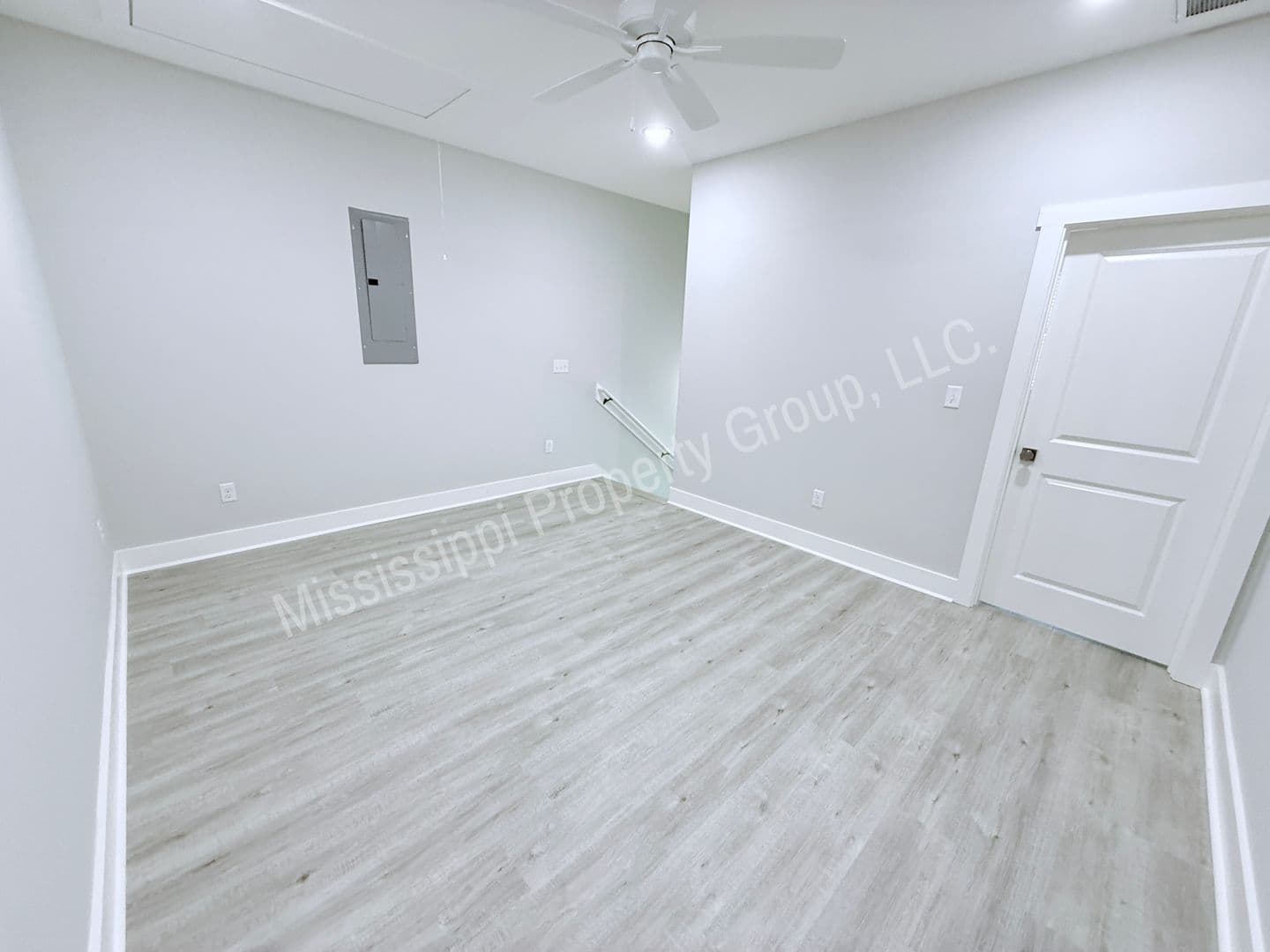Oxford Townhome: 1815 Reserve Loop