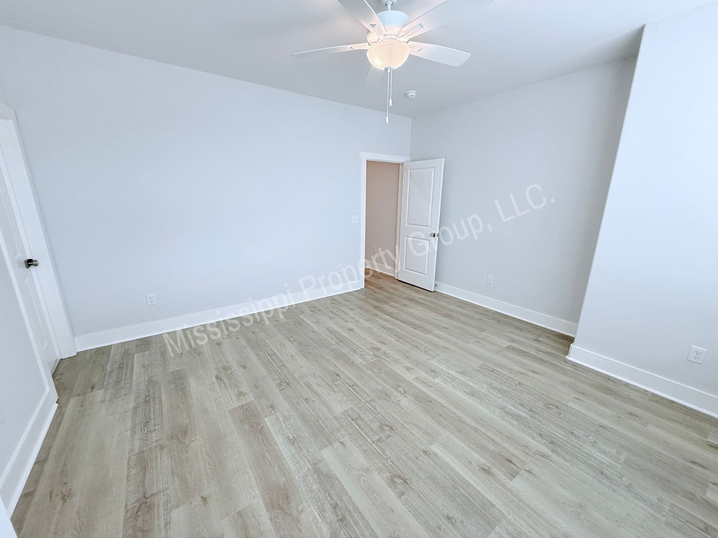 Oxford Townhome: 694 Miramar Lane