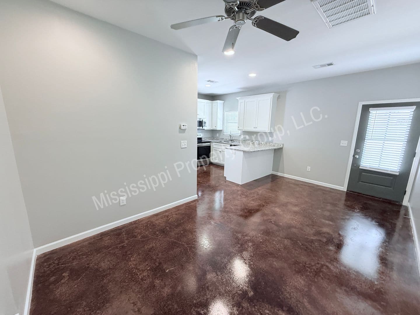 Oxford Condo: 1 Old Trail Circle