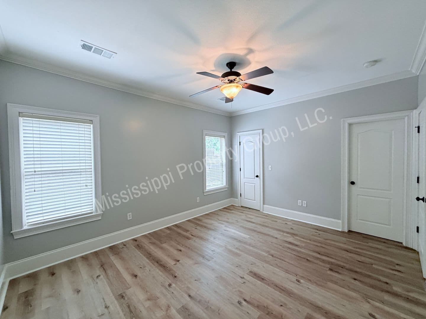 Oxford House: 118 Falls Grove Drive
