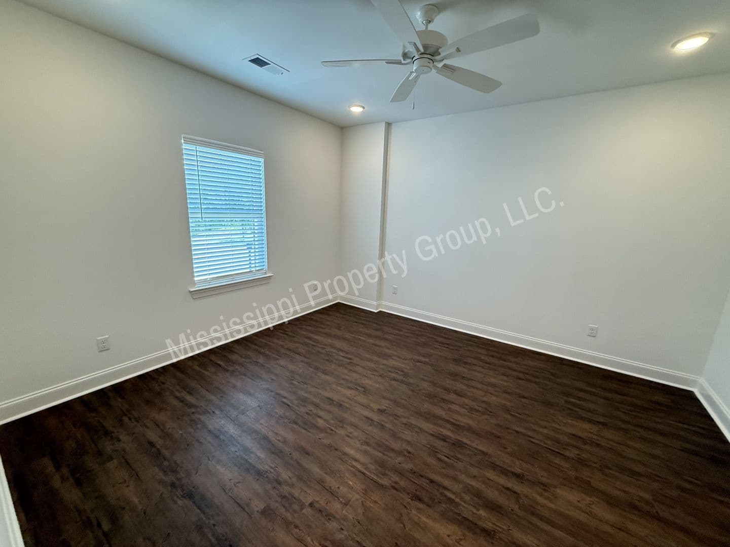Oxford Townhome: 634 Cottage Grove Circle