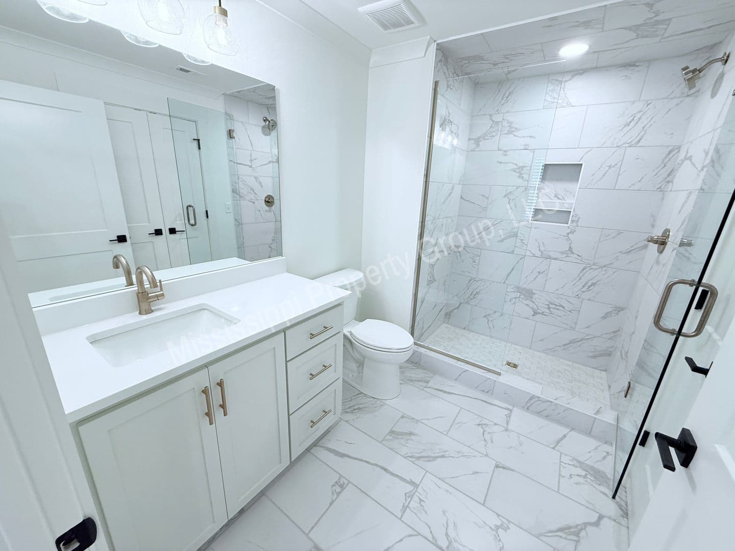 Oxford Apartment: 1000 North Lamar Blvd
