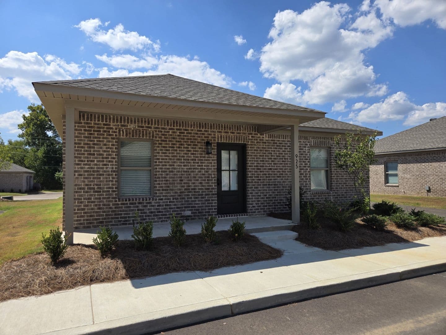Oxford Townhome: 4851 S. Lamar Blvd