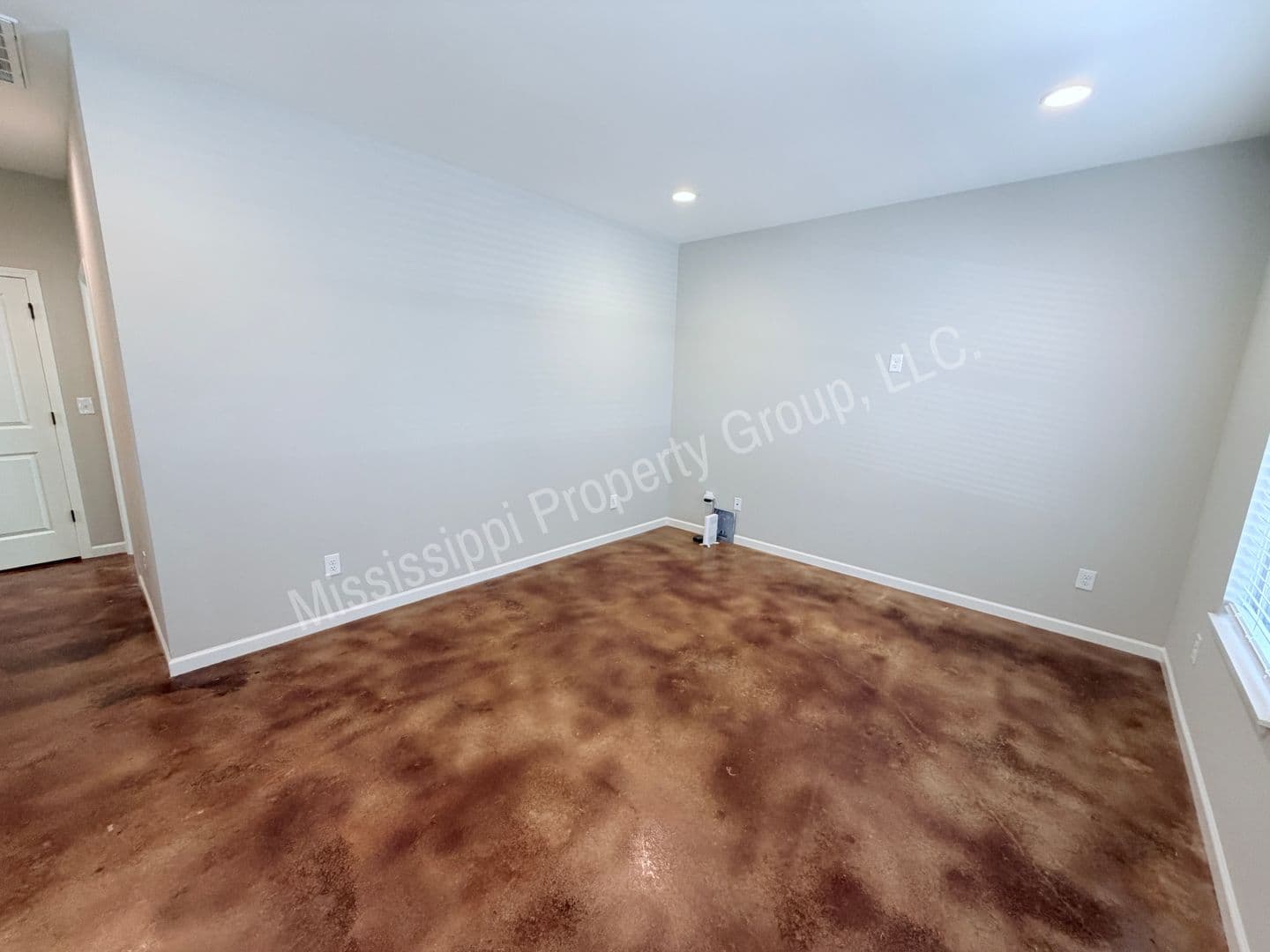 Oxford Townhome: 4851 S. Lamar Blvd