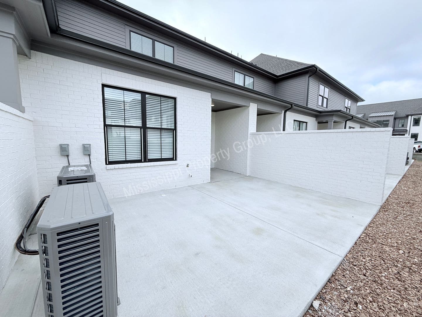 Oxford Townhome: 692 Miramar Lane