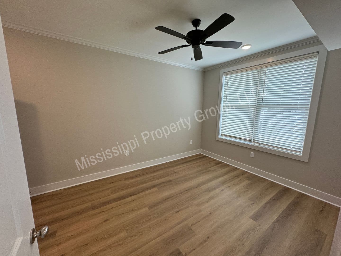 Oxford Apartment: 1205 Pleasant Drive