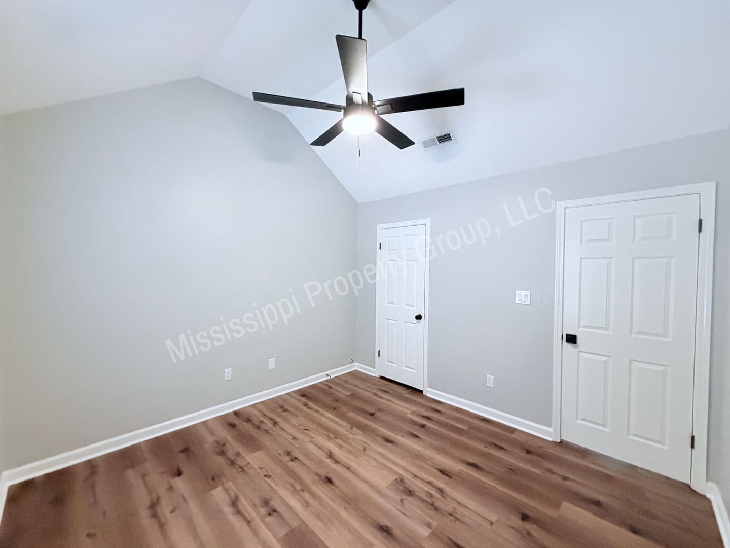 Oxford Townhome: 110 CR 102