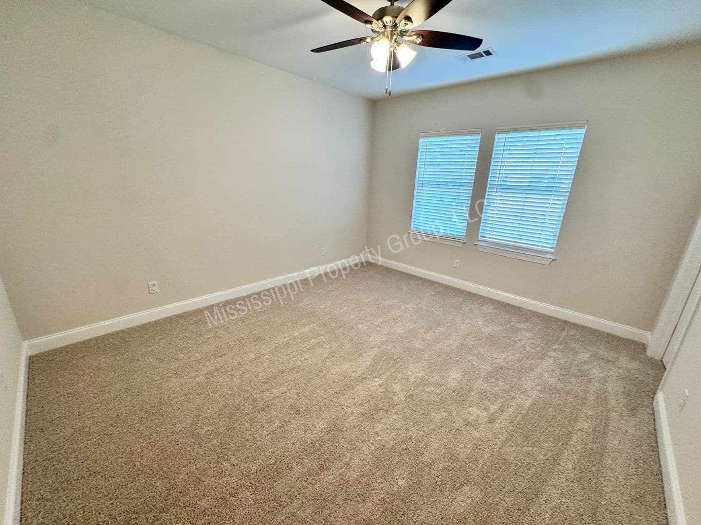 Oxford Townhome: 451 Lily Loop