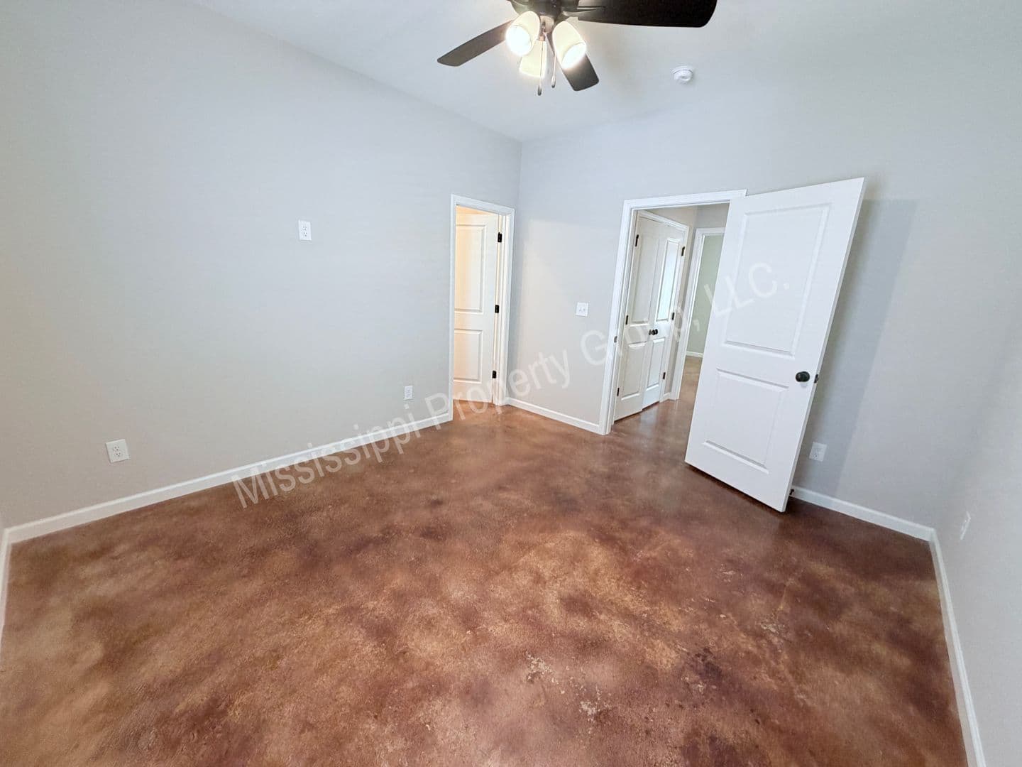 Oxford Townhome: 4851 S. Lamar Blvd