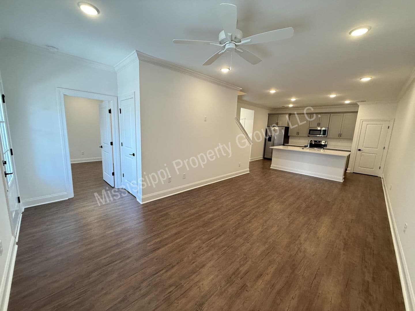 Oxford Townhome: 634 Cottage Grove Circle