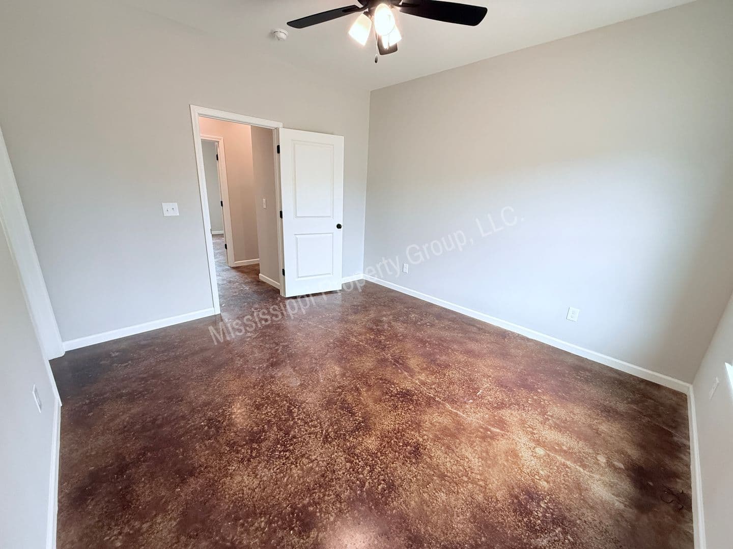Oxford Townhome: 4851 S. Lamar Blvd