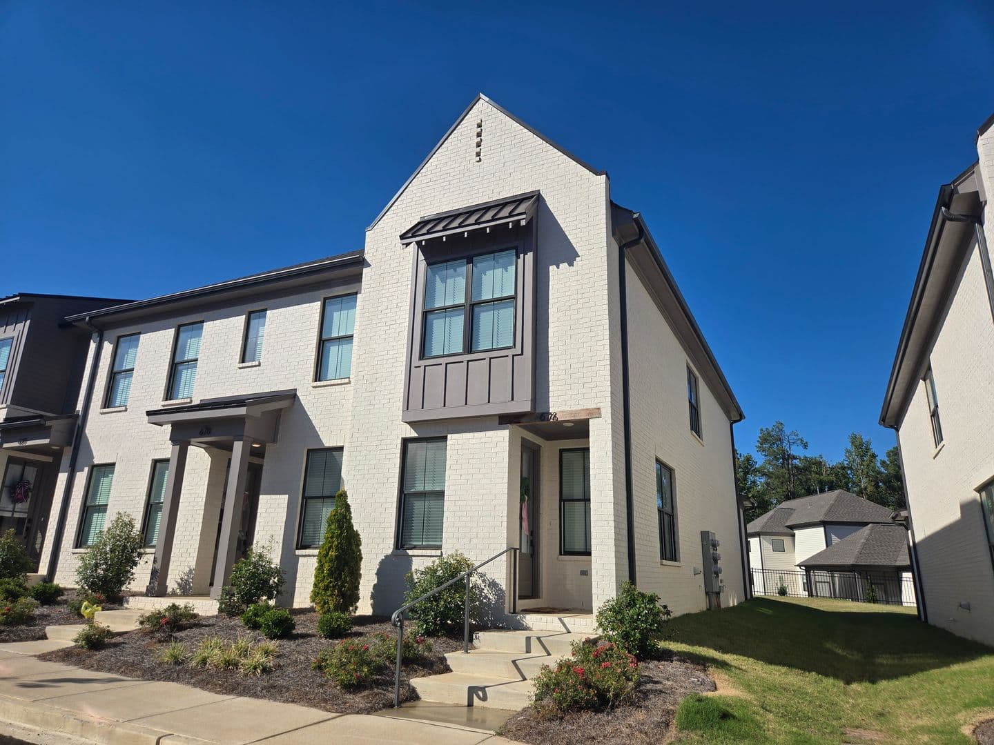 Oxford Townhome: 676 Miramar Lane