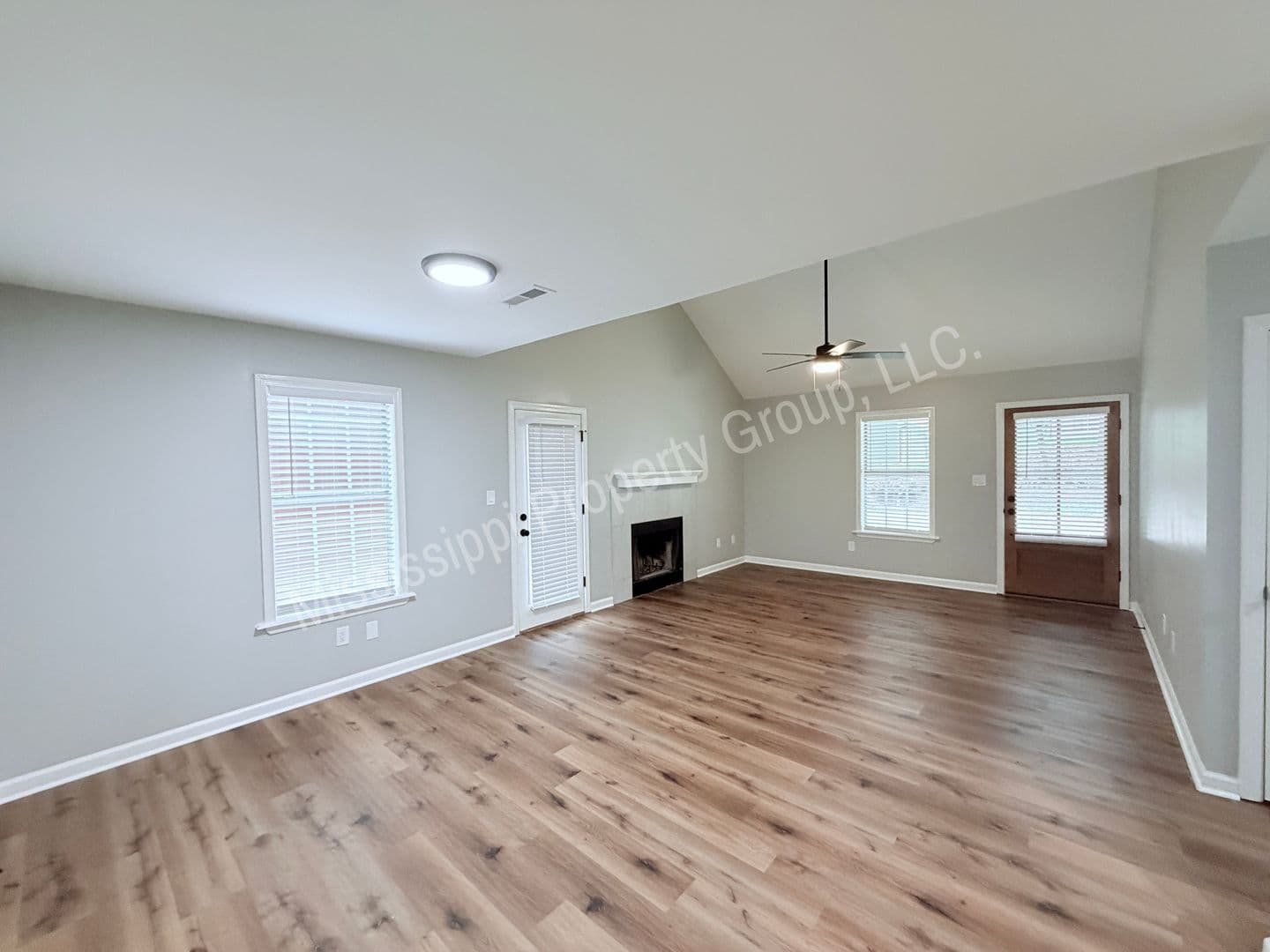 Oxford Townhome: 110 CR 102