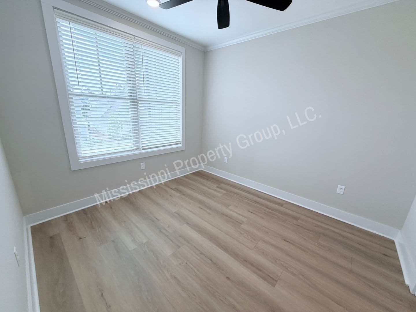 Oxford Apartment: 1205 Pleasant Drive