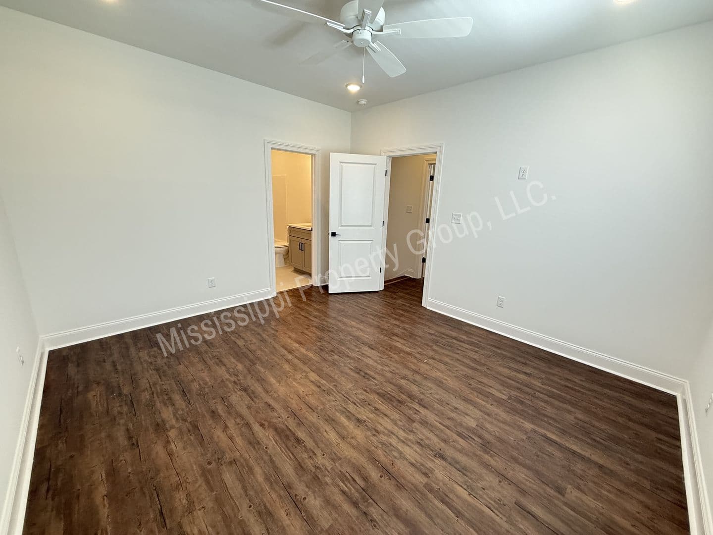 Oxford Townhome: 620 Cottage Grove Circle