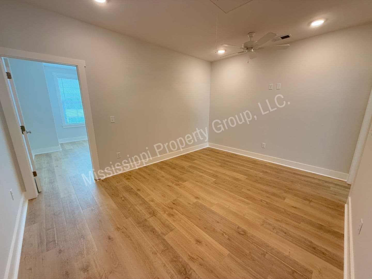 Oxford Townhome: 703 Miramar Lane