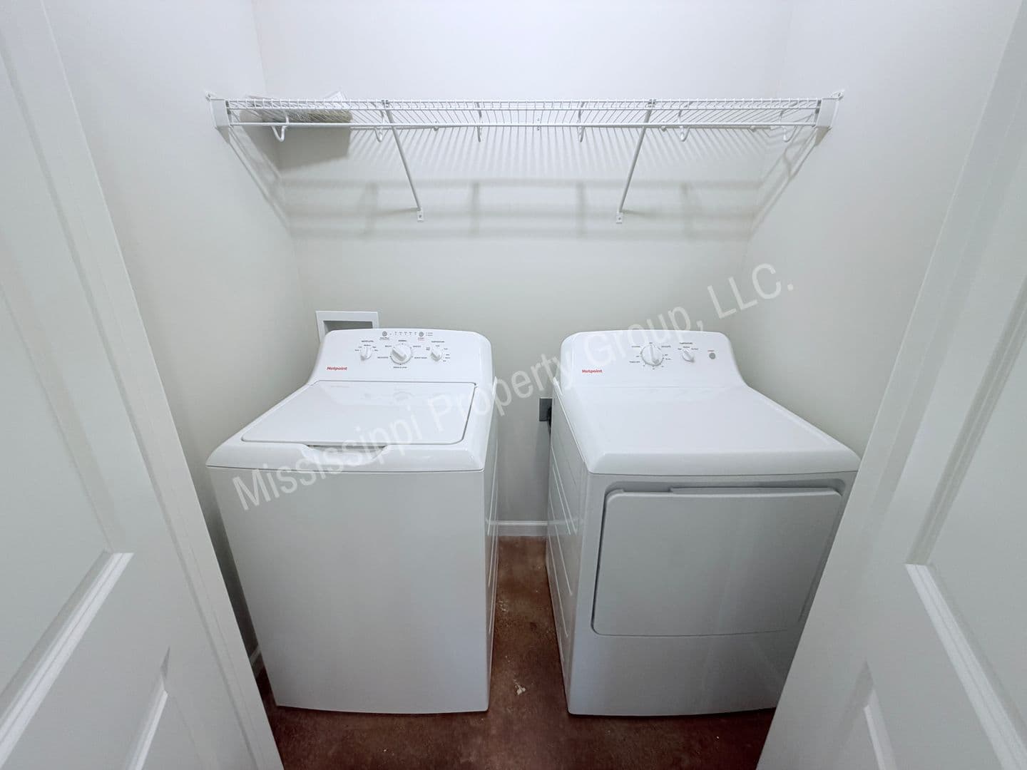 Oxford Townhome: 4851 S. Lamar Blvd