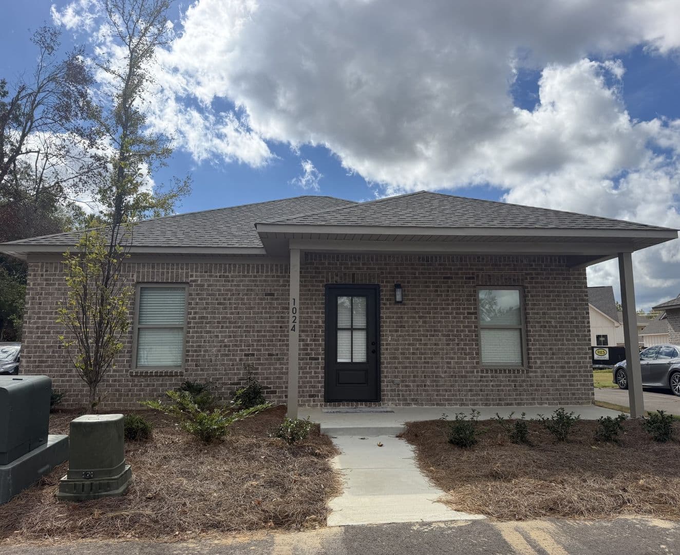Oxford Townhome: 4851 S. Lamar Blvd