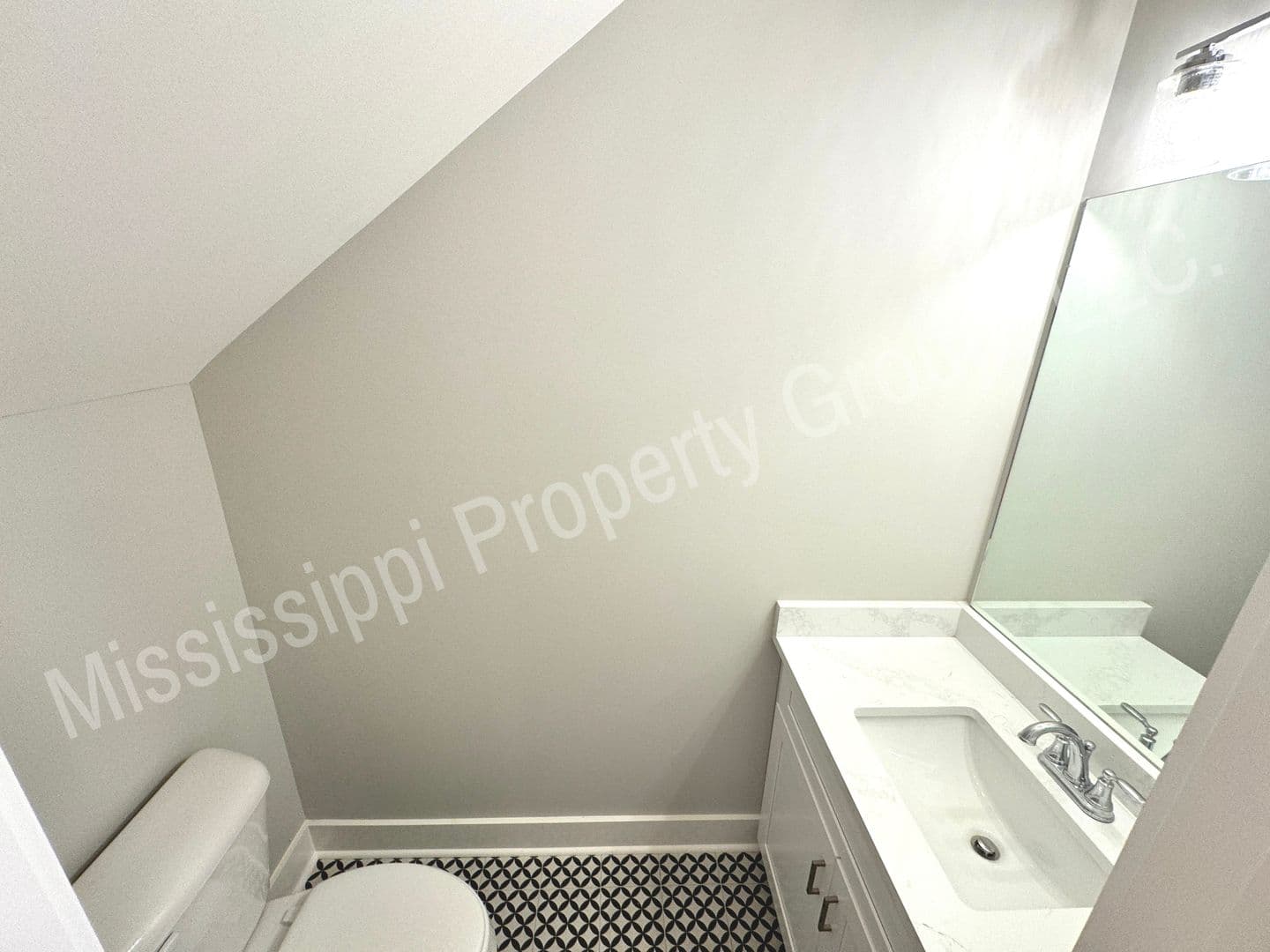 Oxford Townhome: 1833 Reserve Loop