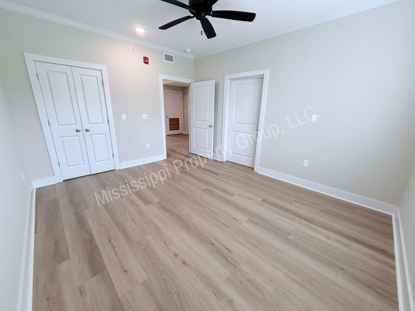 Oxford Apartment: 1205 Pleasant Drive