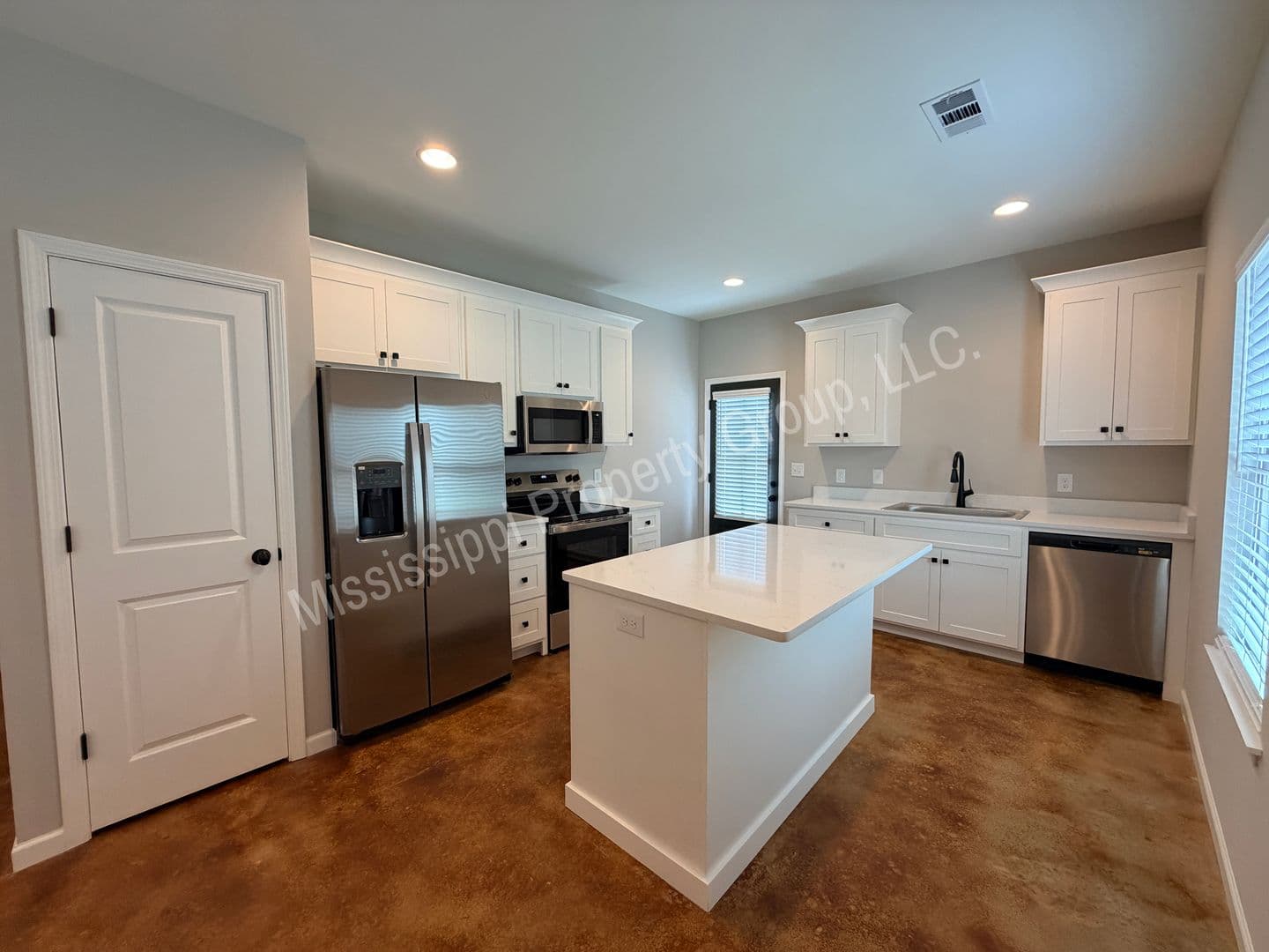 Oxford Townhome: 4851 S. Lamar Blvd