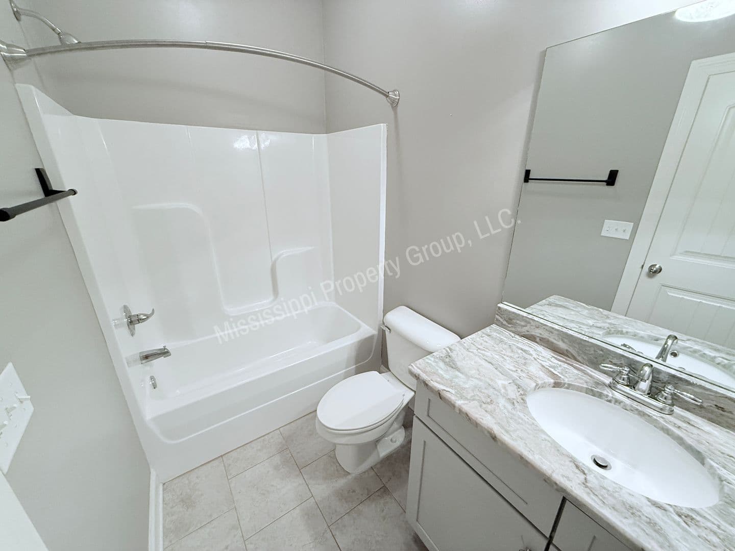 Oxford Townhome: 514 Fifer Circle