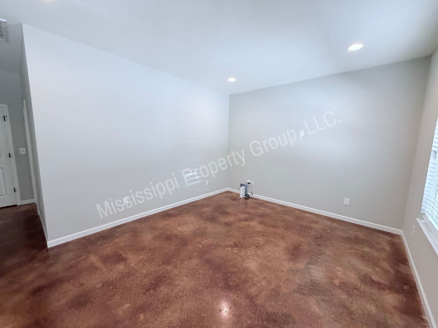 Oxford Townhome: 4851 S. Lamar Blvd