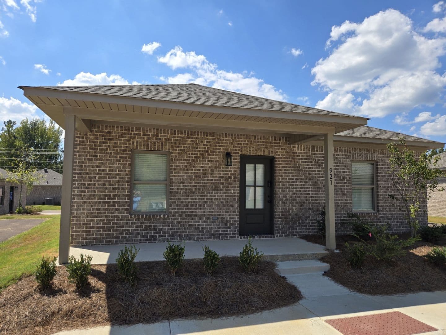 Oxford Townhome: 4851 S. Lamar Blvd