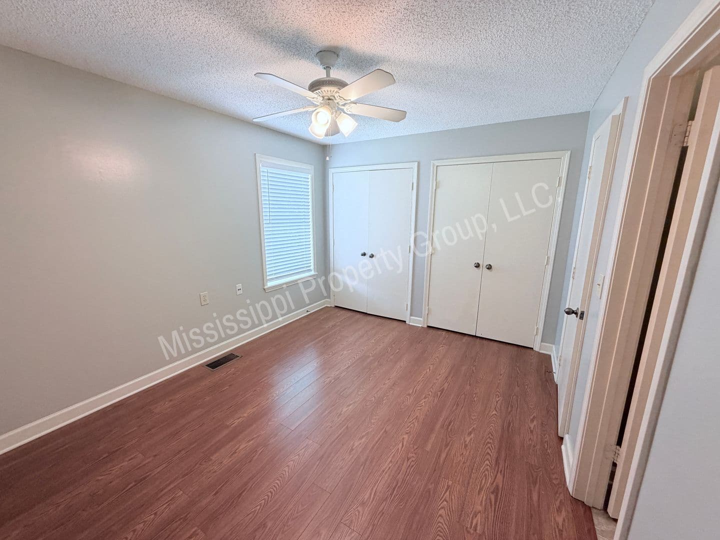 Oxford Townhome: 1017 Inverness Lane