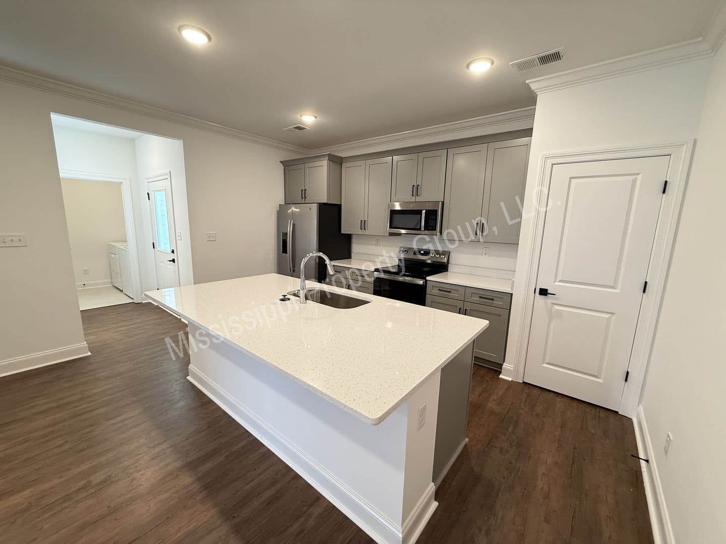 Oxford Townhome: 634 Cottage Grove Circle