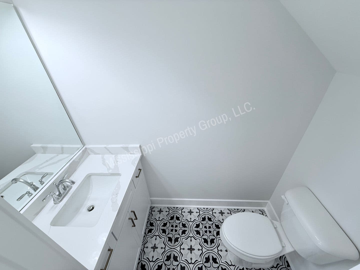 Oxford Townhome: 692 Miramar Lane
