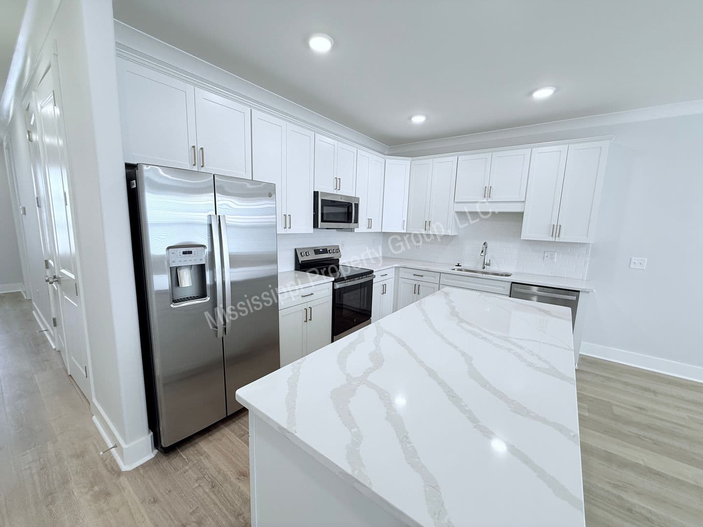Oxford Townhome: 692 Miramar Lane