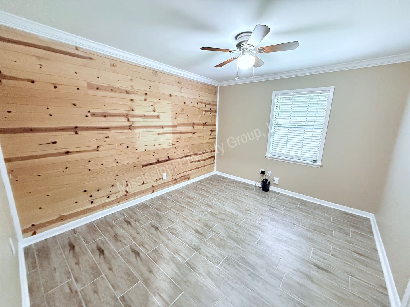 Oxford Apartment: CR 1057