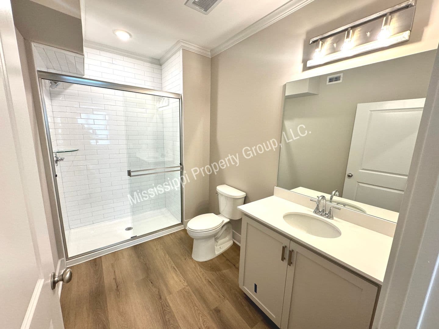 Oxford Apartment: 1207 Pleasant Drive