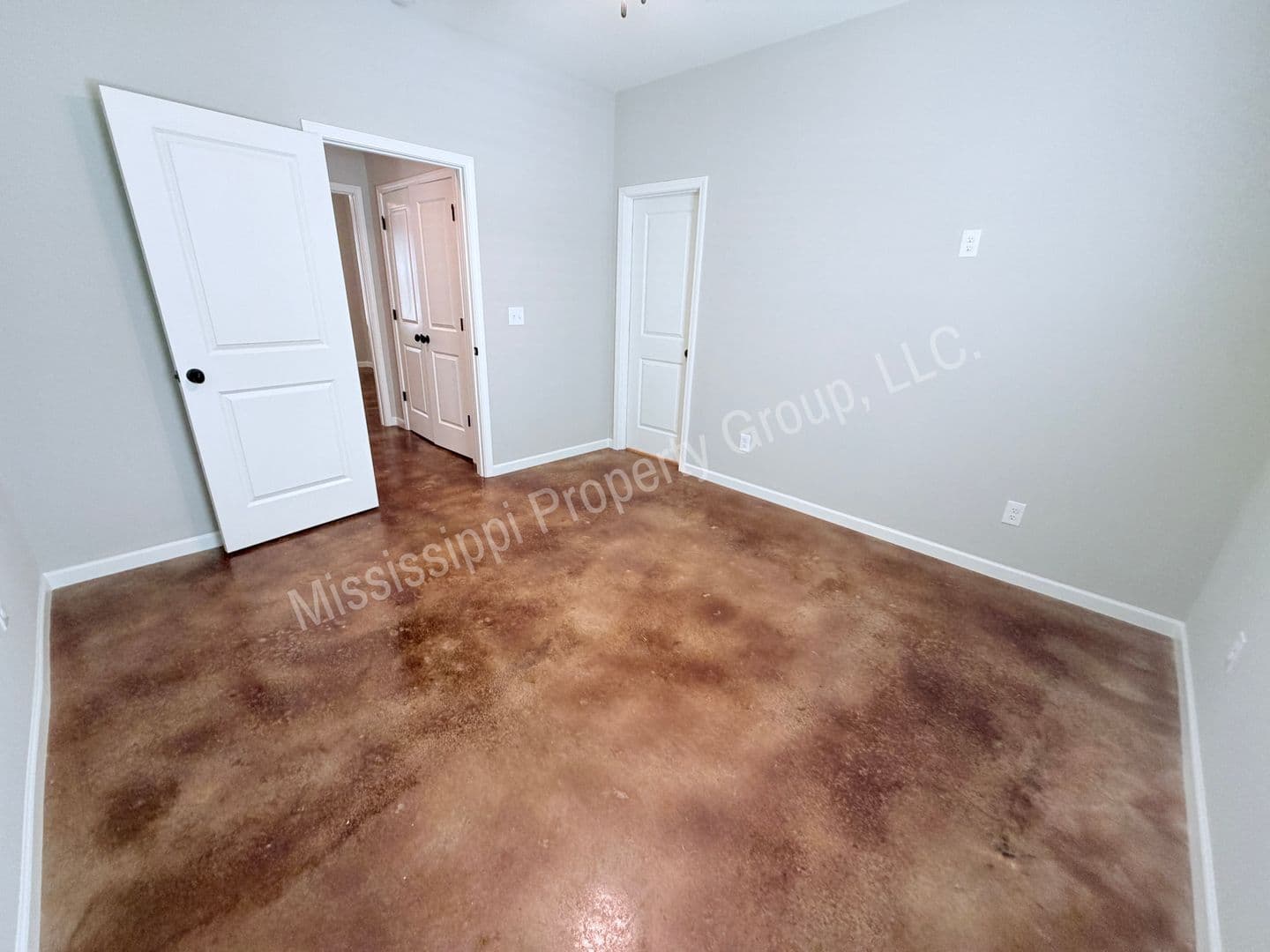 Oxford Townhome: 4851 S. Lamar Blvd