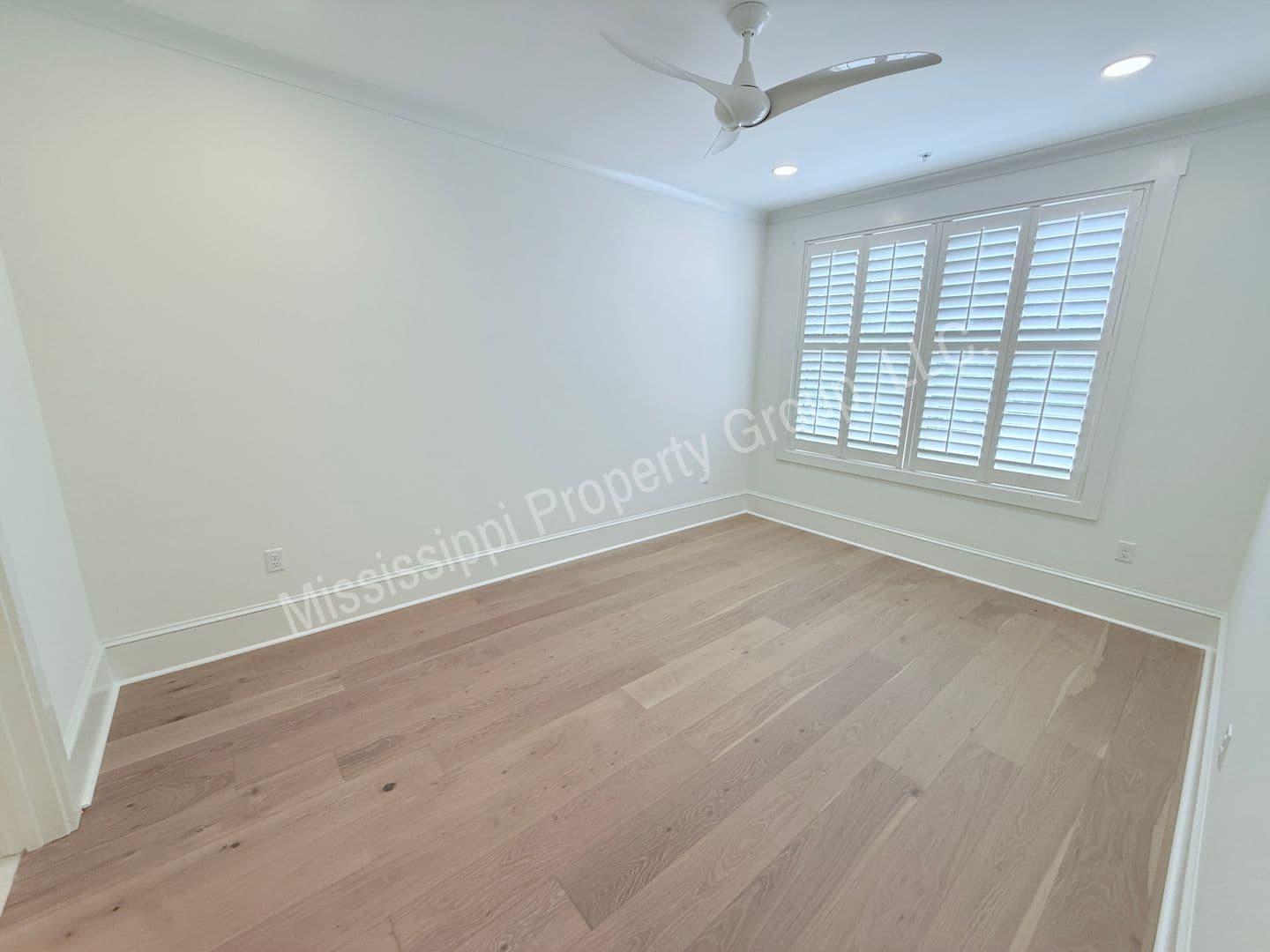 Oxford Apartment: 1000 North Lamar Blvd