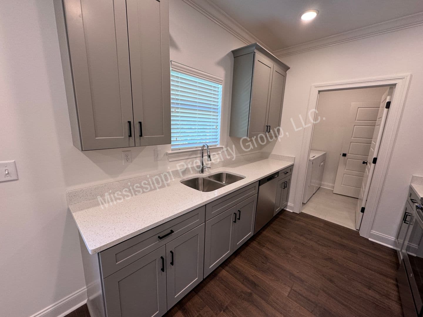 Oxford Townhome: 590 Meadow Crest Circle