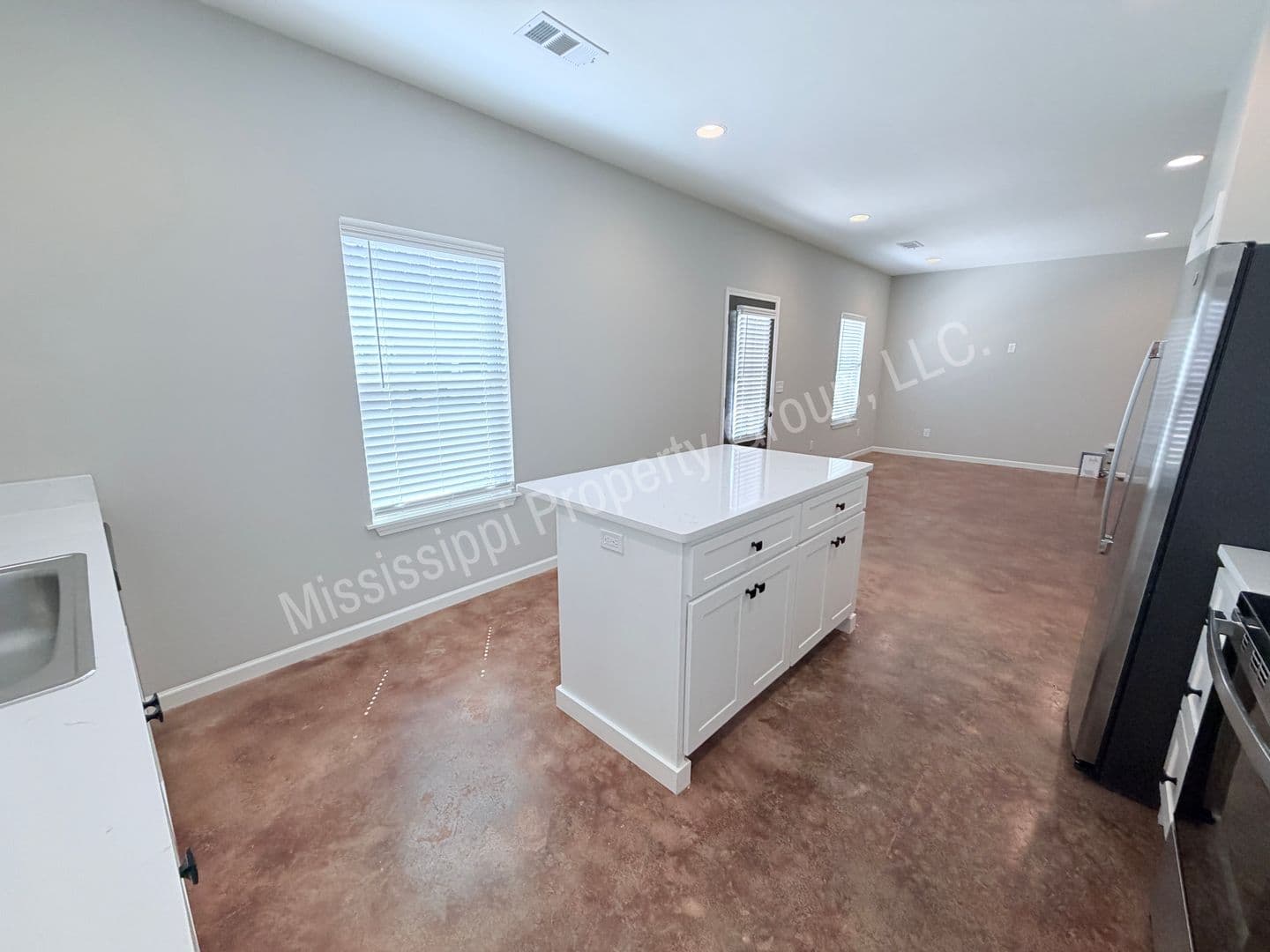 Oxford Townhome: 4851 S. Lamar Blvd