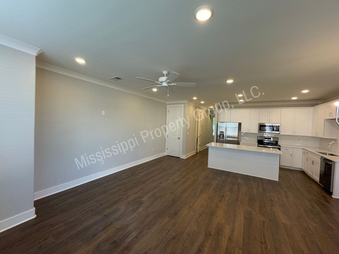 Oxford Townhome: 1839 Reserve Loop