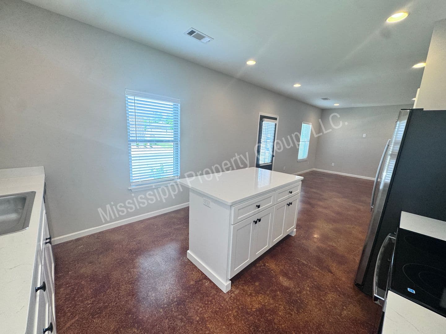 Oxford Townhome: 4851 S. Lamar Blvd