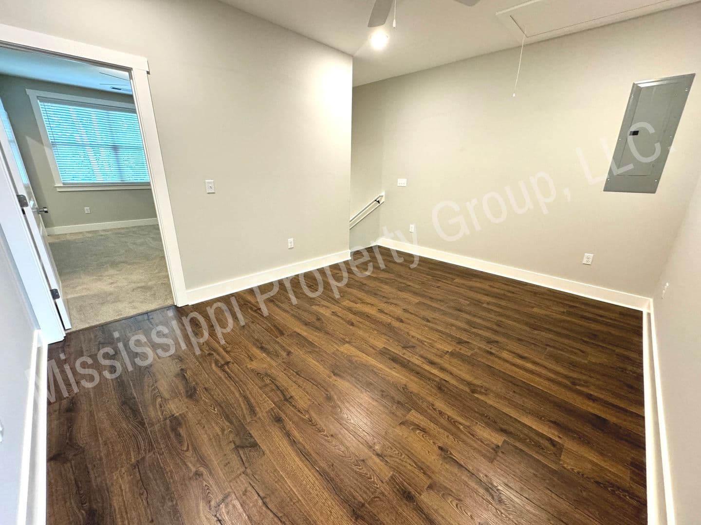 Oxford Townhome: 1833 Reserve Loop